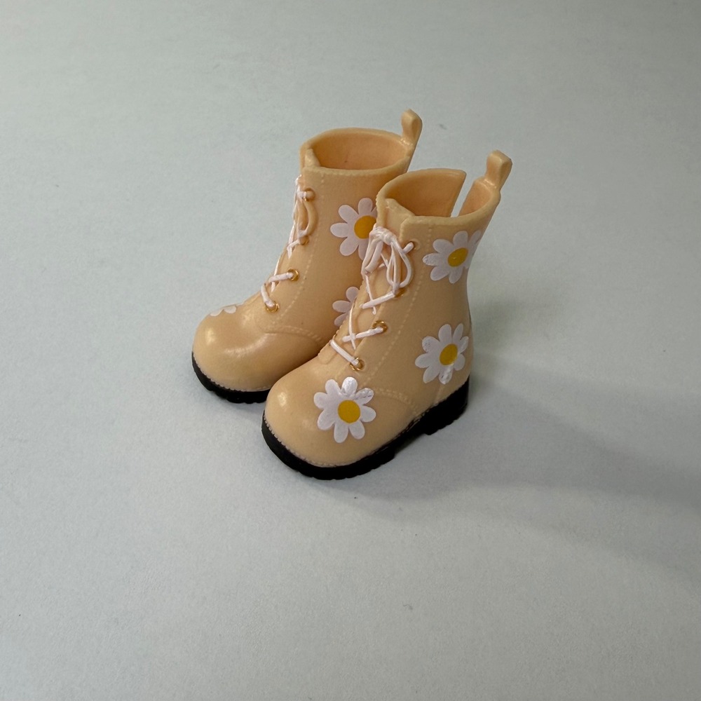 Rainbow High Doll Boots MGA Daisy Floral Peach Tan Combat Boot Shoes Accessory